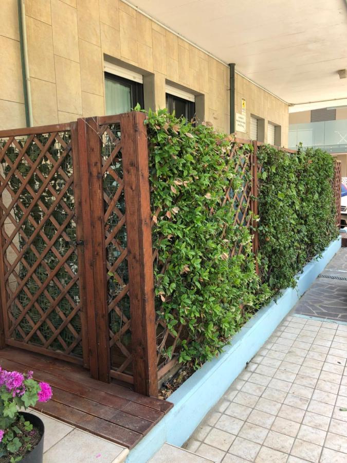 Residence Frontemare Rimini Exteriör bild